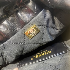 Chanel Новая модель весна-лето 2023 mini 22bag Такая же блестяща
