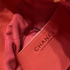 Новый цвет от Chanel! Элегантная и привлекательная новая модель в