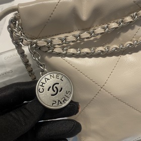 Новый цвет от Chanel! Элегантная и привлекательная новая модель в