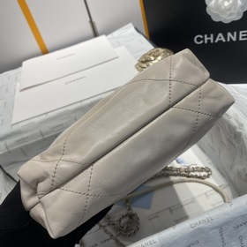 Новый цвет от Chanel! Элегантная и привлекательная новая модель в