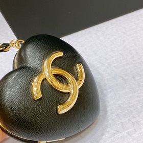 chanel 23 черная сумка с длинной цепочкой Изготовлена из импортно
