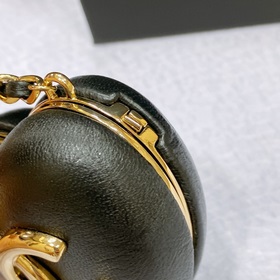 chanel 23 черная сумка с длинной цепочкой Изготовлена из импортно