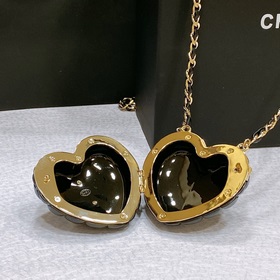 chanel Черная масть Акриловая сумка с длинной цепочкой Очень каче