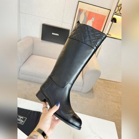 CHANEL  2024 Chanel осенне-зимний must-have： длинные ботинки в с