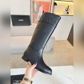 CHANEL  2024 Chanel осенне-зимний must-have： длинные ботинки в с
