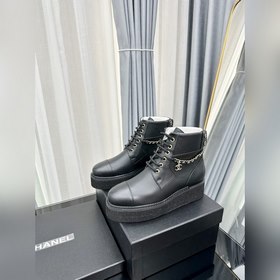 Официальный сайт «CHANEL» представляет новую коллекцию ботинок Ma