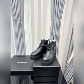 Официальный сайт «CHANEL» представляет новую коллекцию ботинок Ma