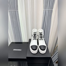 Официальный сайт «CHANEL» представляет новую коллекцию ботинок Ma