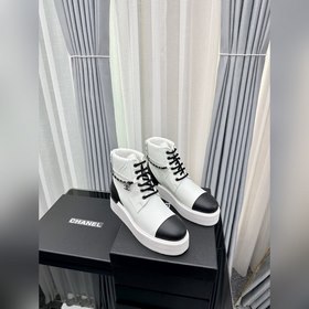 Официальный сайт «CHANEL» представляет новую коллекцию ботинок Ma
