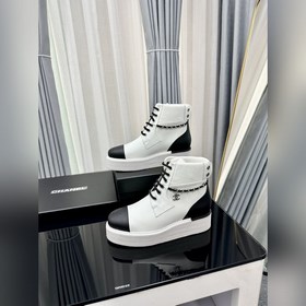 Официальный сайт «CHANEL» представляет новую коллекцию ботинок Ma