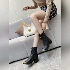 CHANEL Chanel новые модные ботинки с заклепками, с небольшим заос