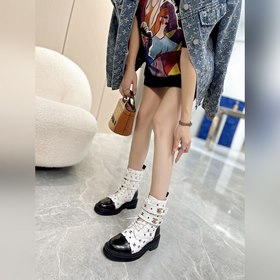 Новая модель Chanel с вышивкой 2024 года, полностью из натурально