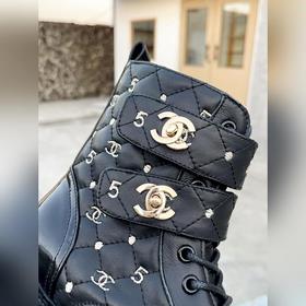 Новая модель Chanel с вышивкой 2024 года, полностью из натурально