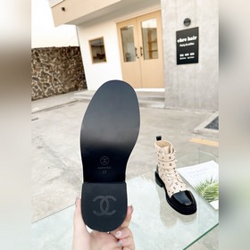 Новая модель Chanel с вышивкой 2024 года, полностью из натурально