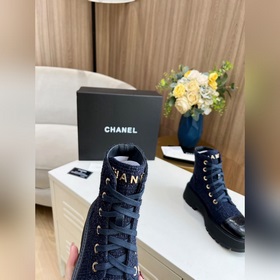 Новая осенне-зимняя модель ботильонов Chanel. Оригинальная форма,