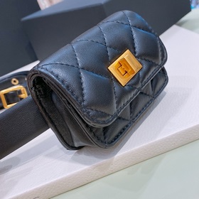 chanel Поясная сумка из овечьей кожи с латунными деталями, модная