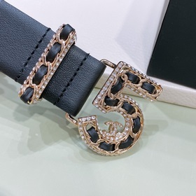 chanel Поясная сумка из овечьей кожи с латунными деталями, модная