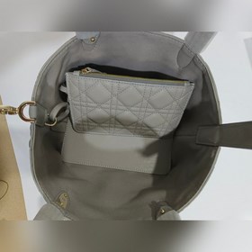 Популярная модель 2821 Dior серого цвета, новая коллекция осень-з