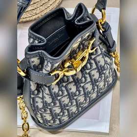 Популярная сумка CEST DIOR в цвете «блакитный» Эта сумка Cest Dio