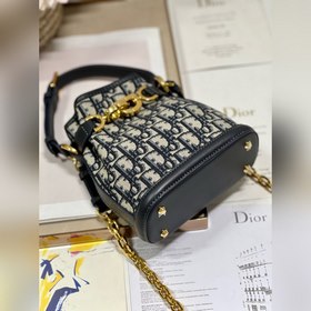 Популярная сумка CEST DIOR в цвете «блакитный» Эта сумка Cest Dio