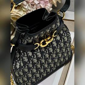 Популярная сумка CEST DIOR большого размера «Блю» Эта сумка Cest 