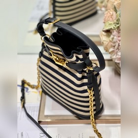 Популярная сумка CEST DIOR большого размера «Stripes» Эта сумка C