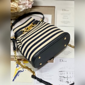 Популярная сумка CEST DIOR большого размера «Stripes» Эта сумка C