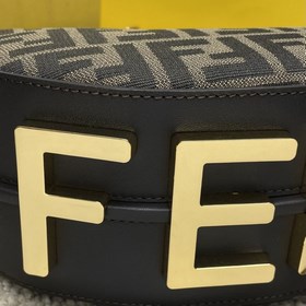 Название： FENDI Grahy Сумка в форме полумесяца Качество： высший 