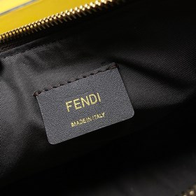 Название： FENDI Grahy Сумка в форме полумесяца Качество： высший 