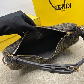Название： FENDI Grahy Сумка в форме полумесяца Качество： высший 