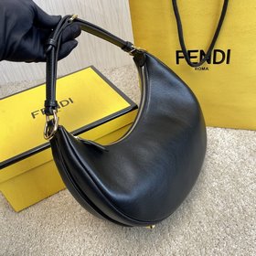 Название： FENDI Grahy Сумка в форме полумесяца Качество： высший 