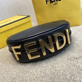 Название： FENDI Grahy Сумка в форме полумесяца Качество： высший 