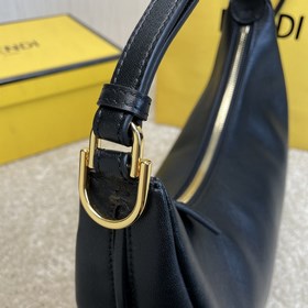 Название： FENDI Grahy Сумка в форме полумесяца Качество： высший 