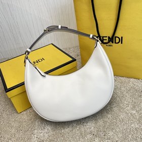Название： FENDI Grahy Сумка в форме полумесяца Качество： высший