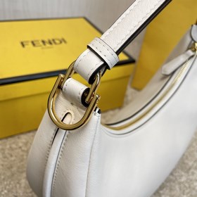 Название： FENDI Grahy Сумка в форме полумесяца Качество： высший 