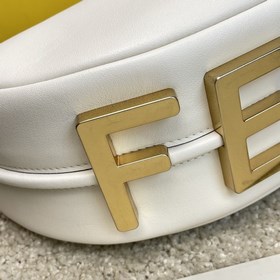 Название： FENDI Grahy Сумка в форме полумесяца Качество： высший 