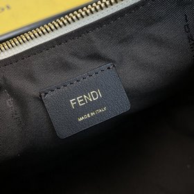Название： FENDI Grahy Сумка в форме полумесяца Качество： высший 