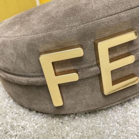 Название： FENDI Grahy Сумка в форме полумесяца Качество： высокок