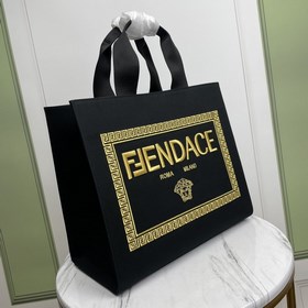 Название： FENDACE вышивка на холсте с черным фоном Качество： высш