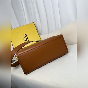 Коричневый Средняя сумка Fendi для покупок Кожаная сумка-тоут Под