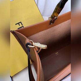 Коричневый Средняя сумка Fendi для покупок Кожаная сумка-тоут Под