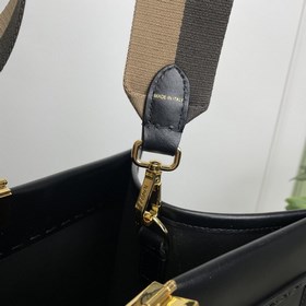 Название： Сумка FENDI Качество： высший сорт Модель： 8858 большая 