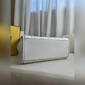 Белый тисненый Средняя сумка Fendi для покупок Кожаная сумка-тоут