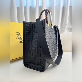 Черный тисненый Средняя сумка Fendi для покупок Кожаная сумка-тоу