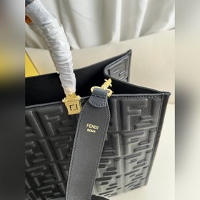 Черный тисненый Средняя сумка Fendi для покупок Кожаная сумка-тоу