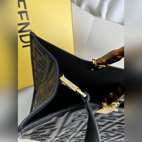 Черный тисненый Средняя сумка Fendi для покупок Кожаная сумка-тоу