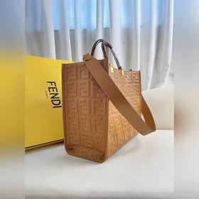 Коричневый тисненый Средняя сумка Fendi для покупок Кожаная сумка