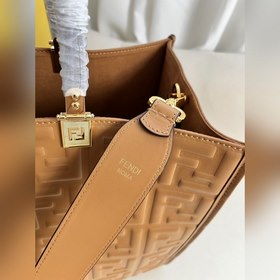 Коричневый тисненый Средняя сумка Fendi для покупок Кожаная сумка