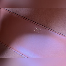 Средняя сумка Fendi Sunshine Кожаная сумка-тоут Подробнее Средняя