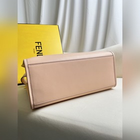 Средняя сумка Fendi Sunshine Кожаная сумка-тоут Подробнее Средняя